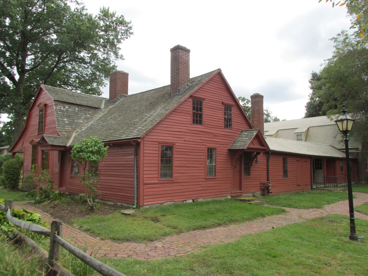 Hangin' out in the 18th-century breeze: Palisado Past Lane, Windsor, CT