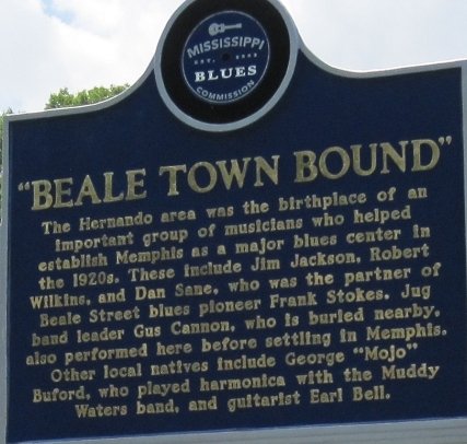 Six Feet Below the Blues Trail: A 100-Mile Journey through Mississippi