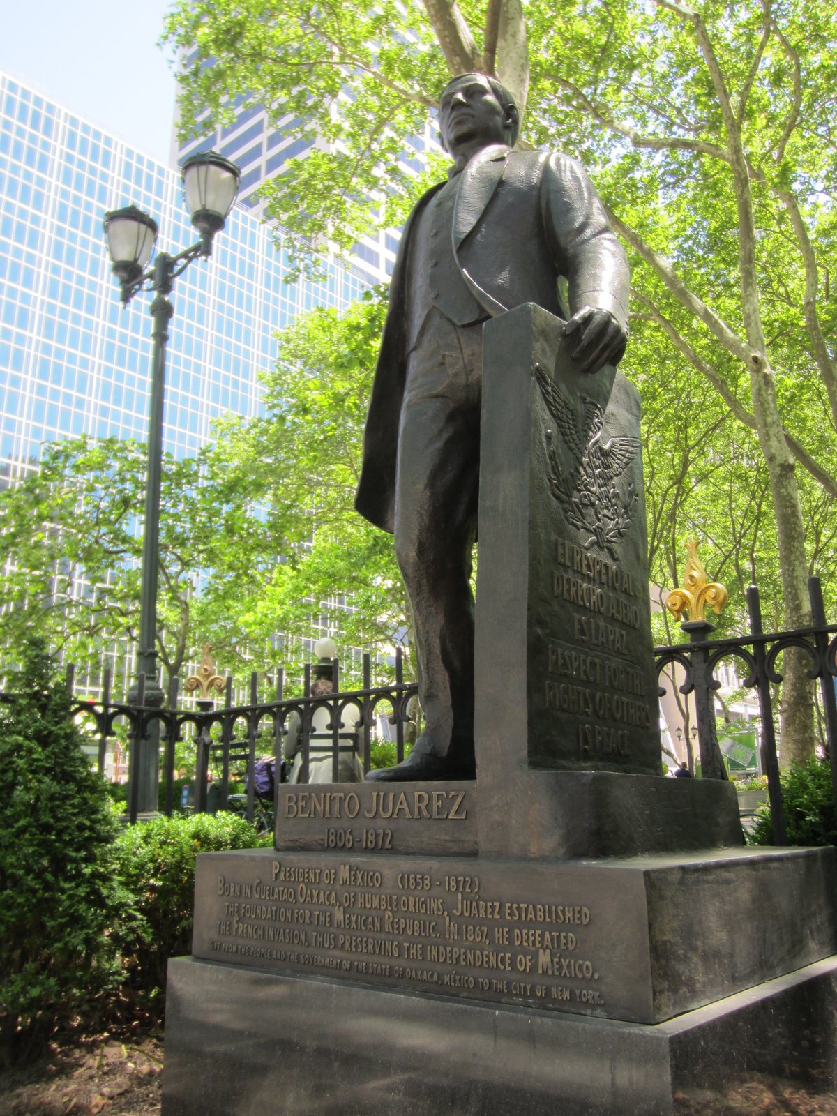 The Orozo-flavored Statue of Bryant Park, New York City