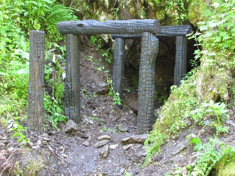 Edward Pulaski's 250-foot Long Coffin: A Ghost Mine's Boring Funeral Home