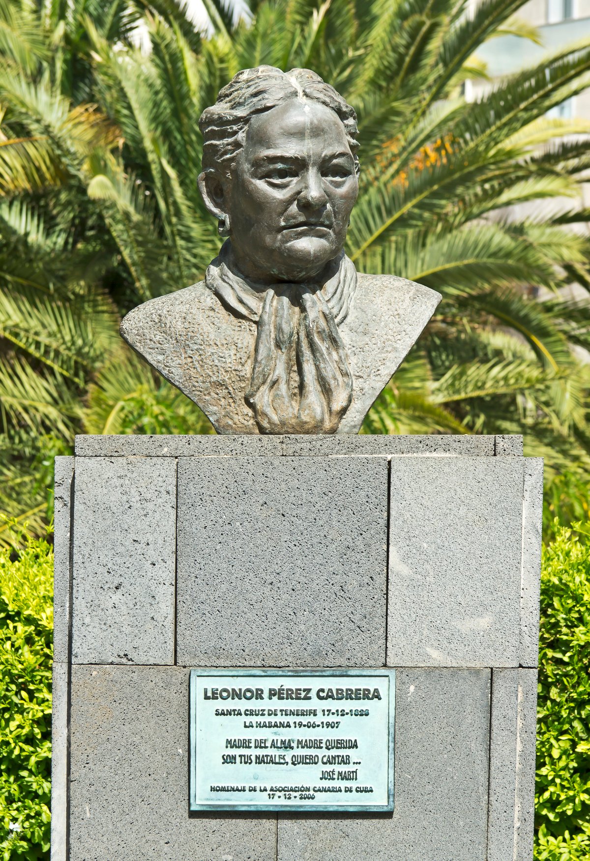 A Tale of a Starborn Canarian: Leonor Pérez Cabrera