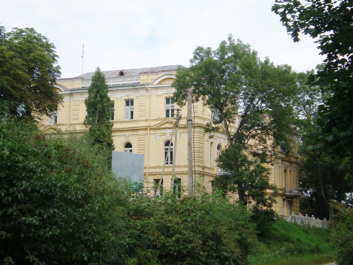 The Abandoned Majesty of Apytalaukis Manor