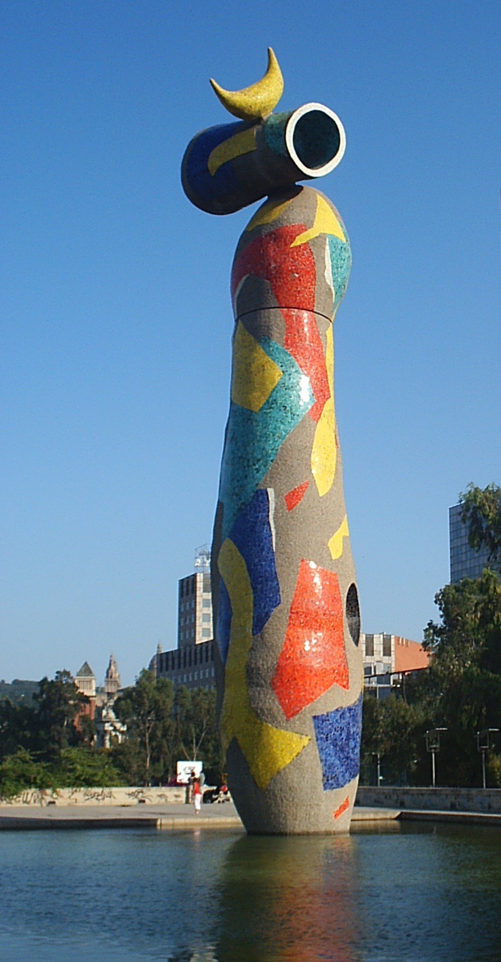 Unraveling the Mystery Surrounding Dona i Ocell: A Gigantic Juan Miró Sculpture