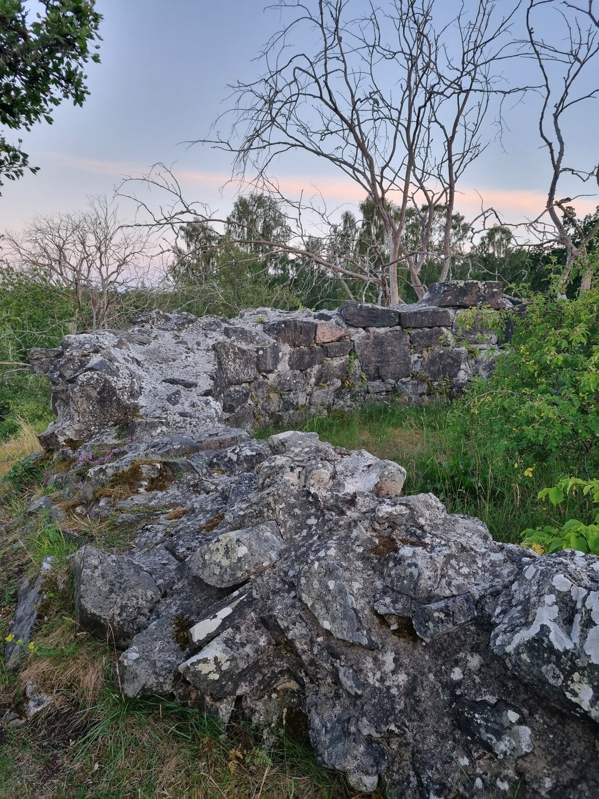The Enigma of Uttersberg: A Medieval Hideaway for the Royals