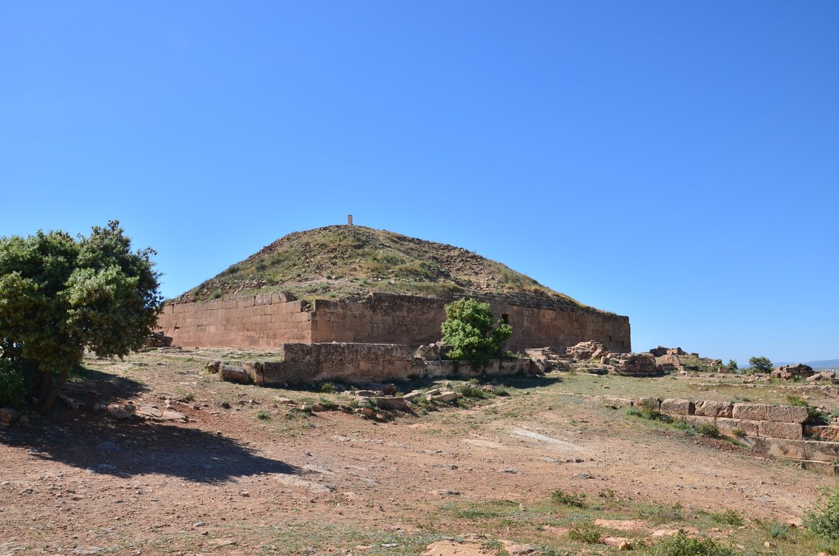 The Enchanted Tombs of Algeria: The Whispering Jedars