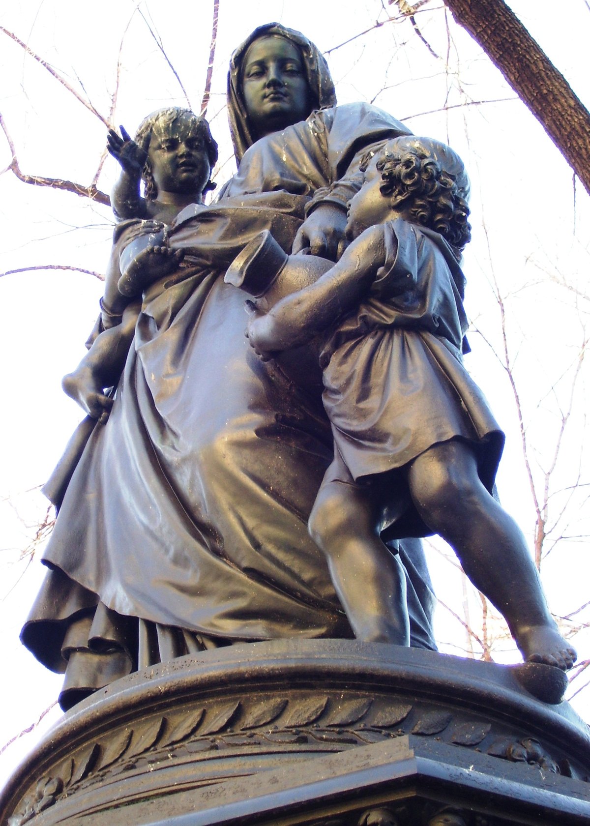 Bronze Glance in Union Square, 1881