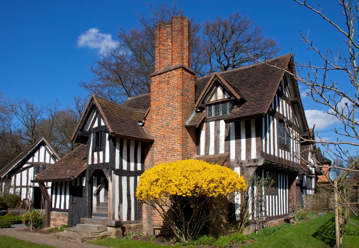 A medieval hall revived: Selly Manor Museum
