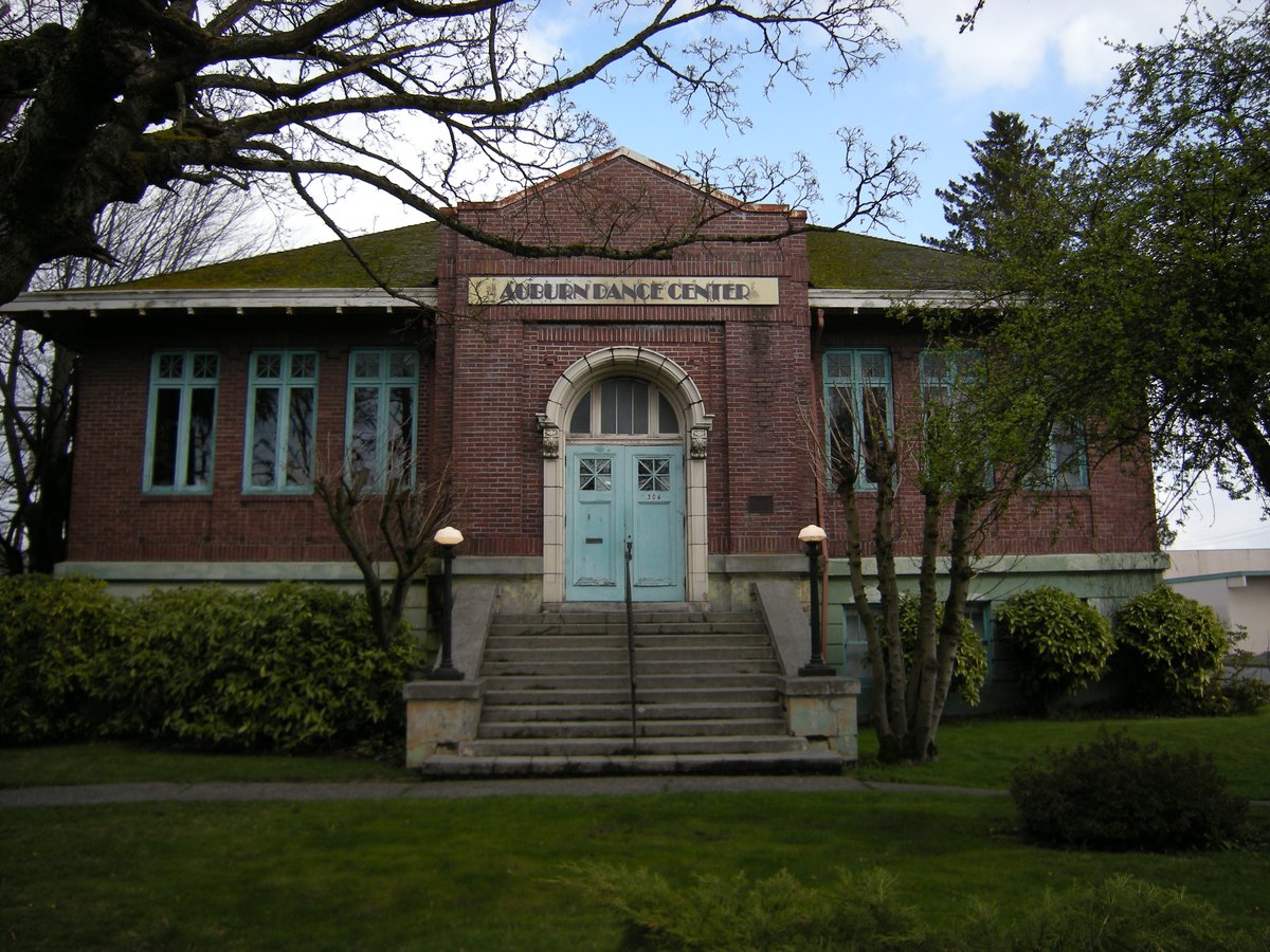Auburn's Library, Belonging to the Ballards Till the End