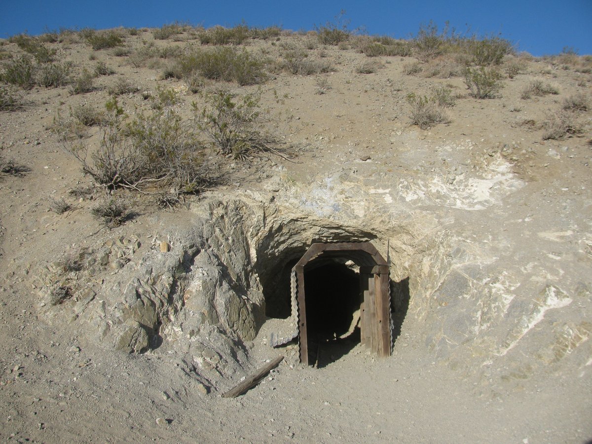 Burro Schmidt's 38-Year, Half-Mile Hole in the Mojave: One Man's Nietzschean